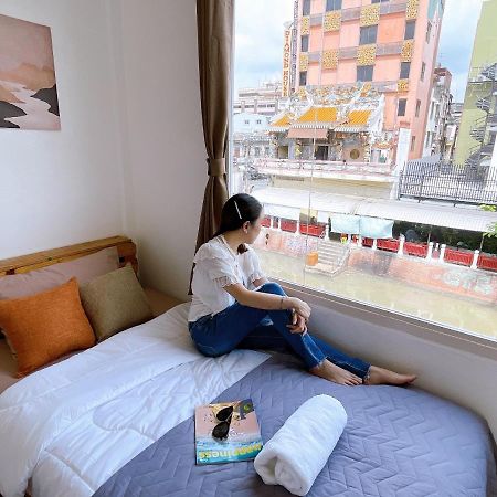 Lively And Cozy Canal House ,Entire House 曼谷 外观 照片