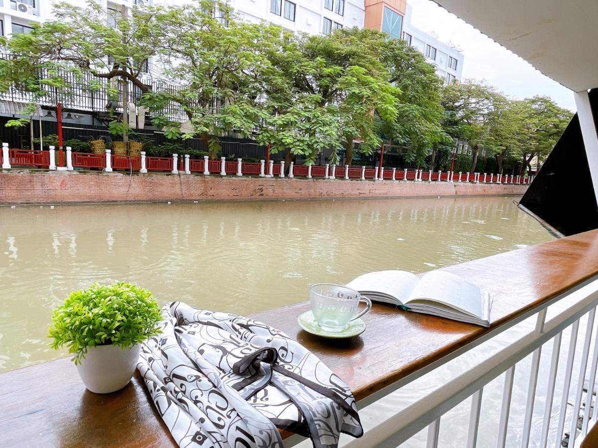 Lively And Cozy Canal House ,Entire House 曼谷 外观 照片