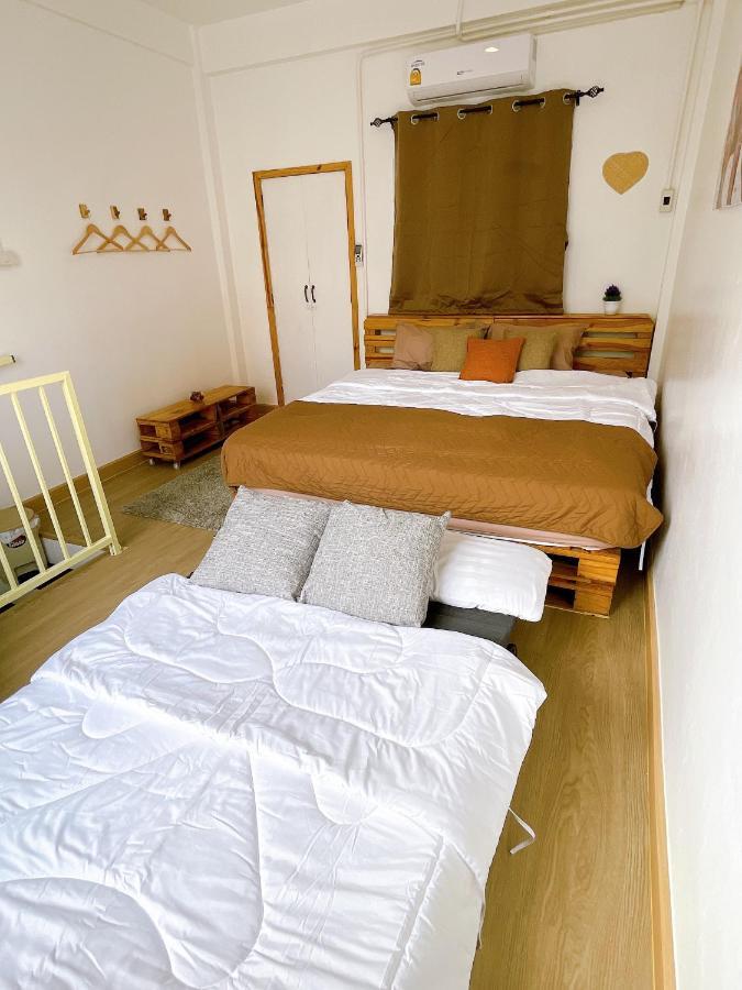 Lively And Cozy Canal House ,Entire House 曼谷 外观 照片
