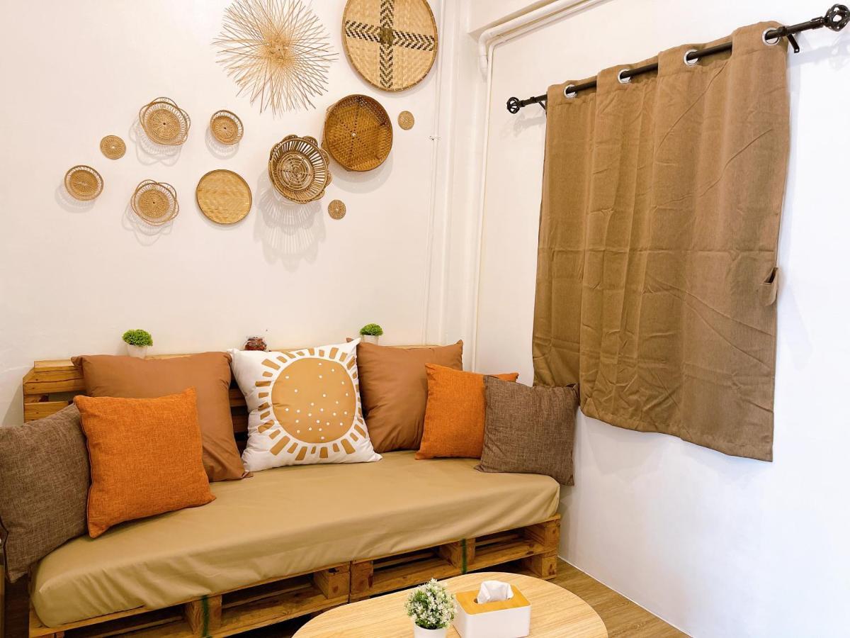 Lively And Cozy Canal House ,Entire House 曼谷 外观 照片