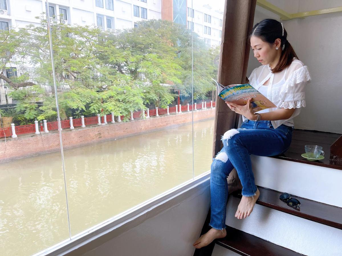 Lively And Cozy Canal House ,Entire House 曼谷 外观 照片